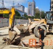 草你小嫩比高温下的坚守｜道路建设者用汗水铺就畅通路